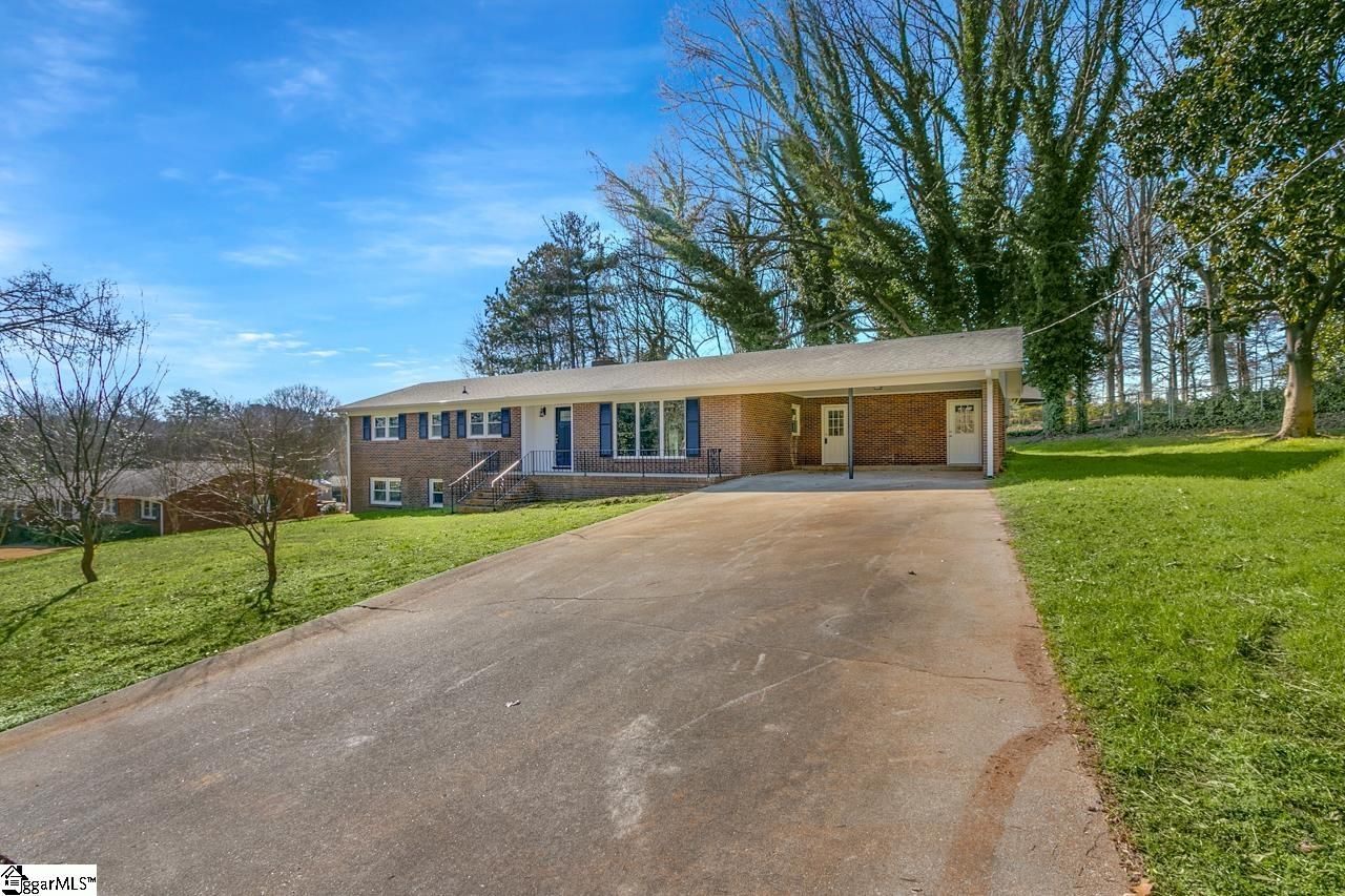 Property image 4 at 104 Sherwood Street, Easley, SC 29642