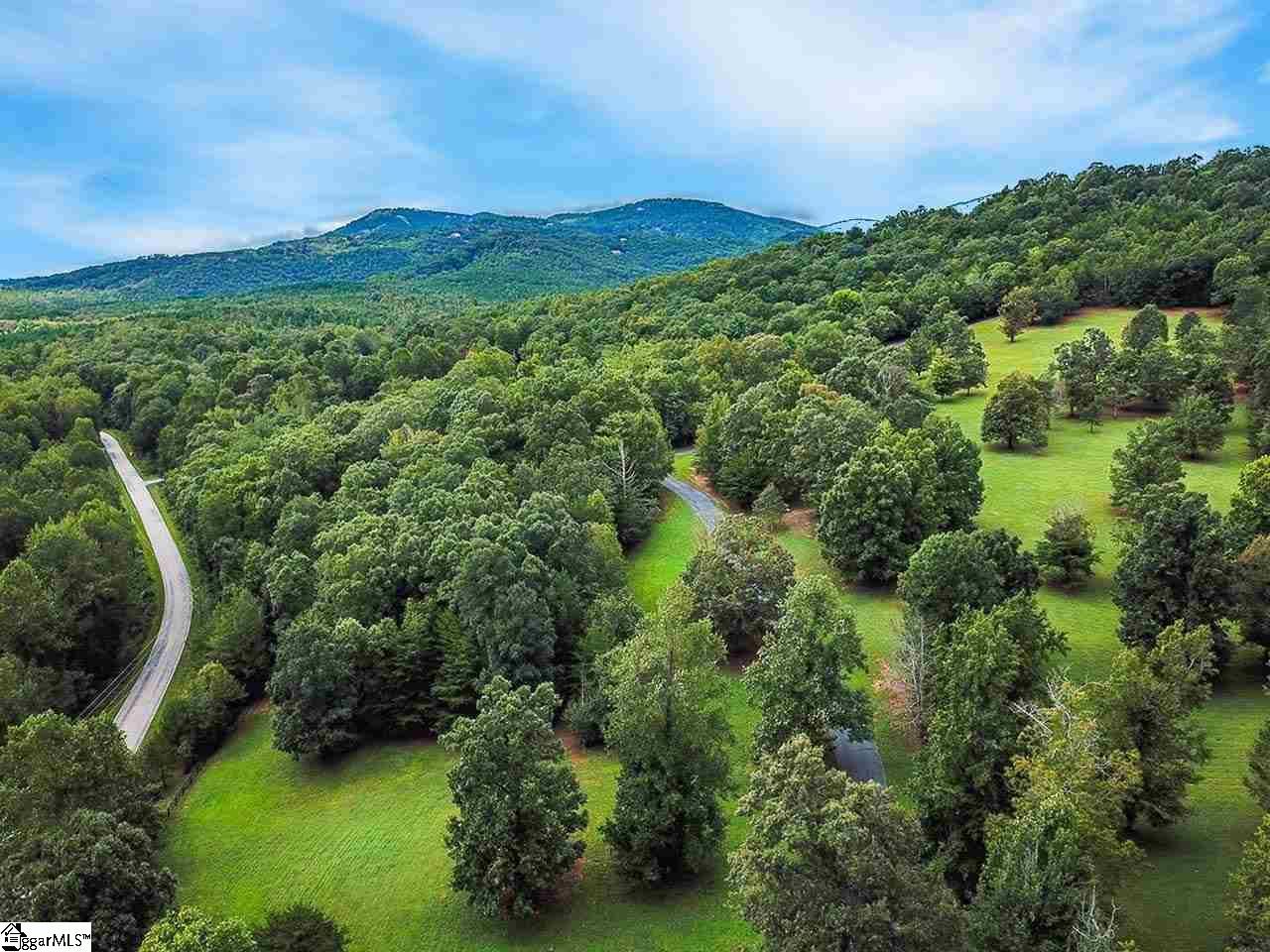 Property image 1 at 10 Knob Hill Lane, Landrum, SC 29356