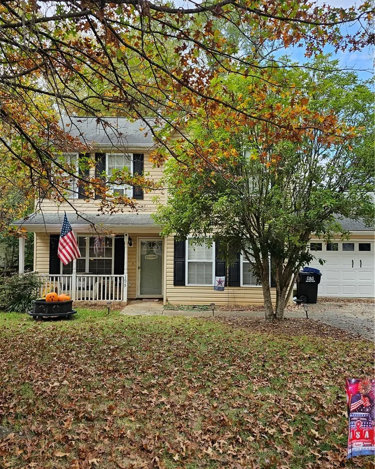Hunters Glen, Anderson Community