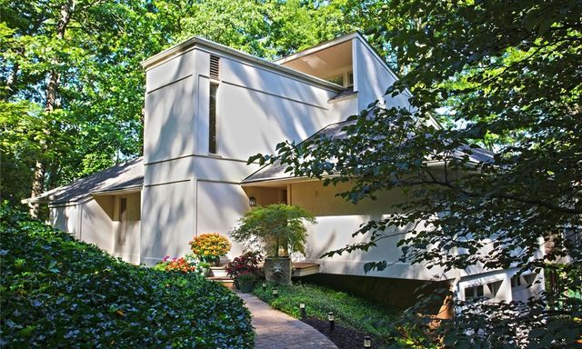 307 Harbor Drive