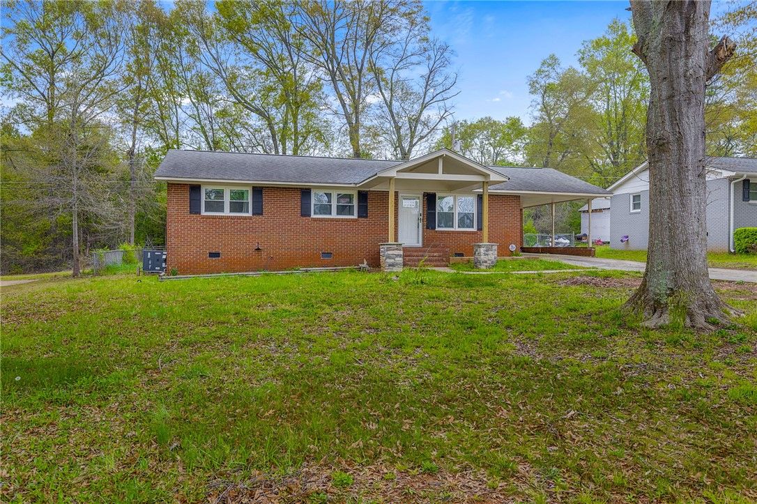 Property image 3 at 815 Winston Drive, Anderson, SC 29624