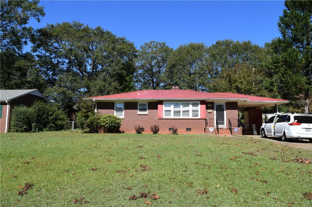 Property image 1 at 210 Beauregard Avenue, Anderson, SC 29625