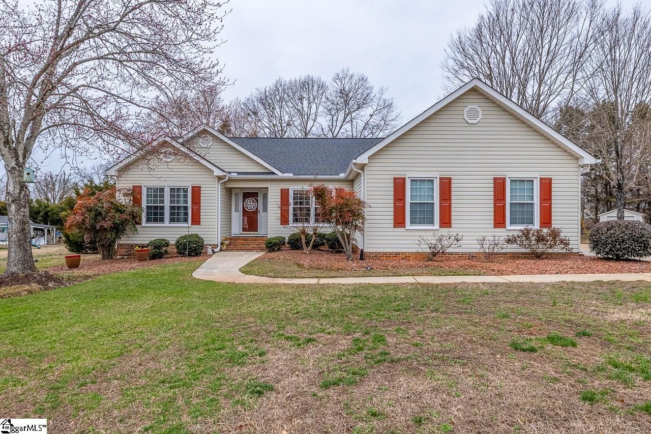 Main image of property at 315 Huddersfield Drive, Piedmont, SC 29673