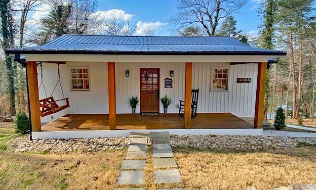 203 Dogwood Road