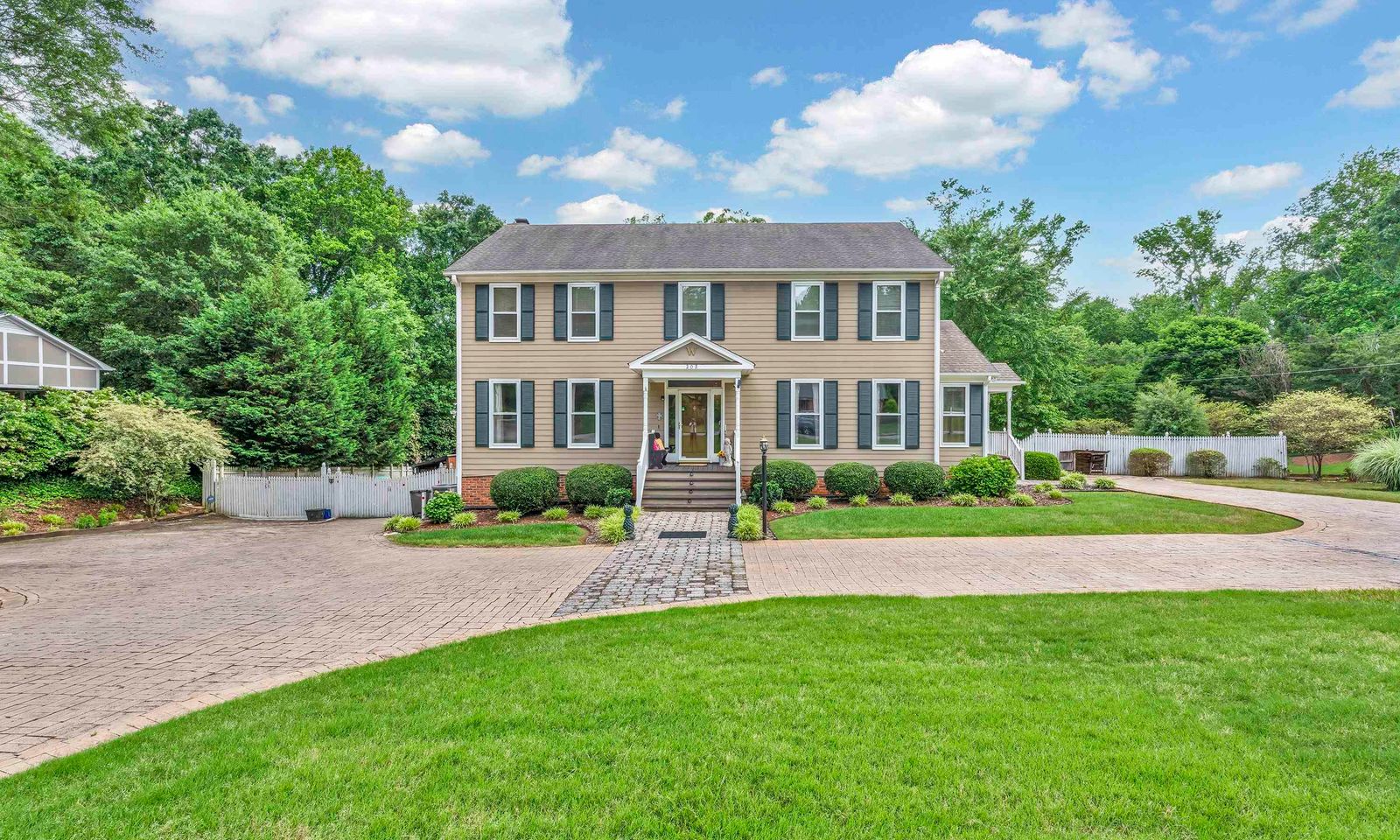 Fernwood, Spartanburg Community