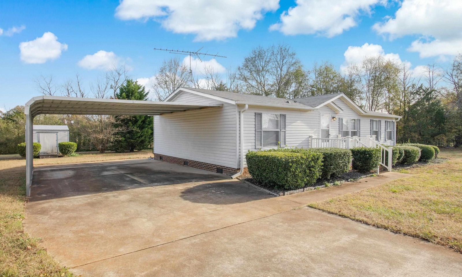 Property image 3 at 203 Reedy Fork Road, Greenville, SC 29605