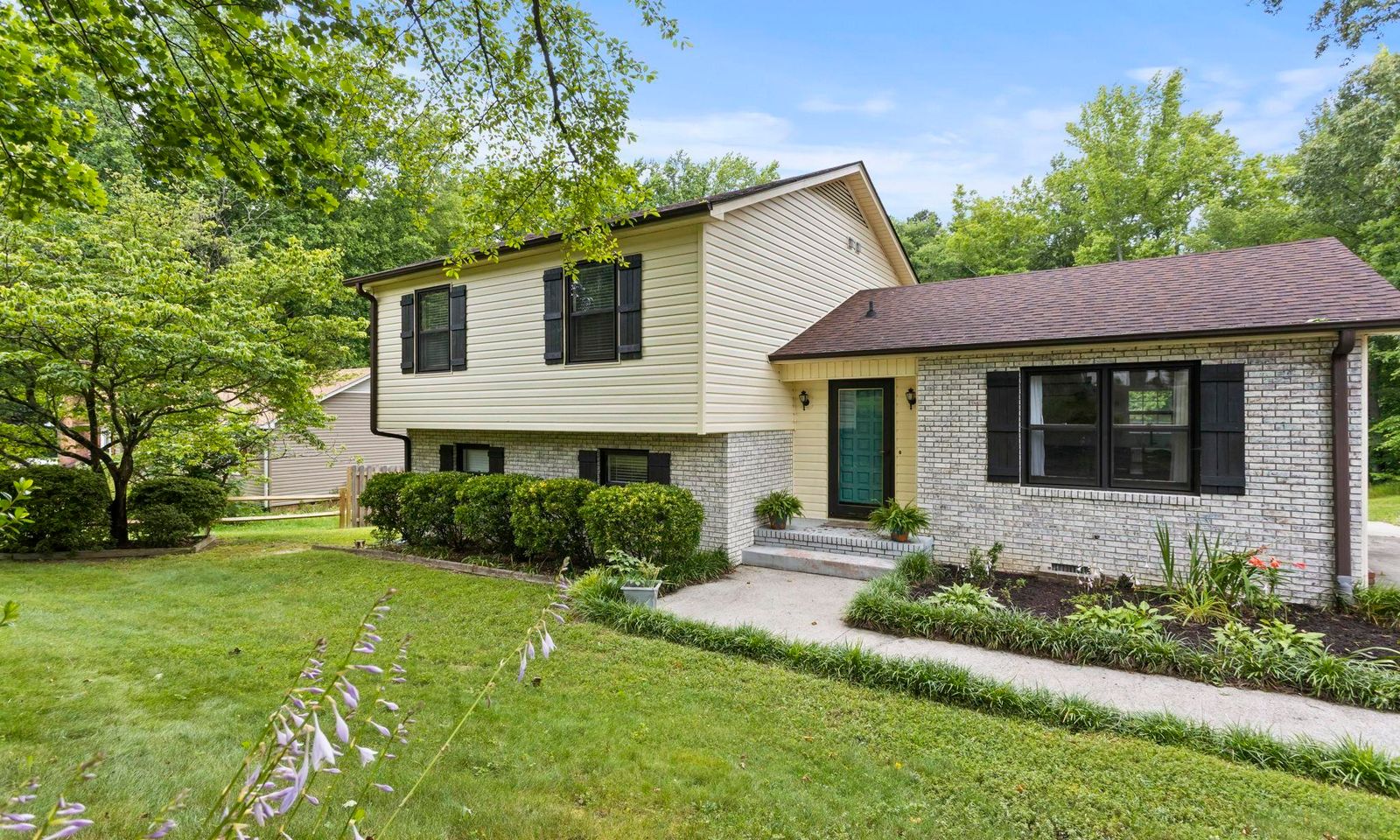 Main image of property at 6 Crowndale Court, Taylors, SC 29687