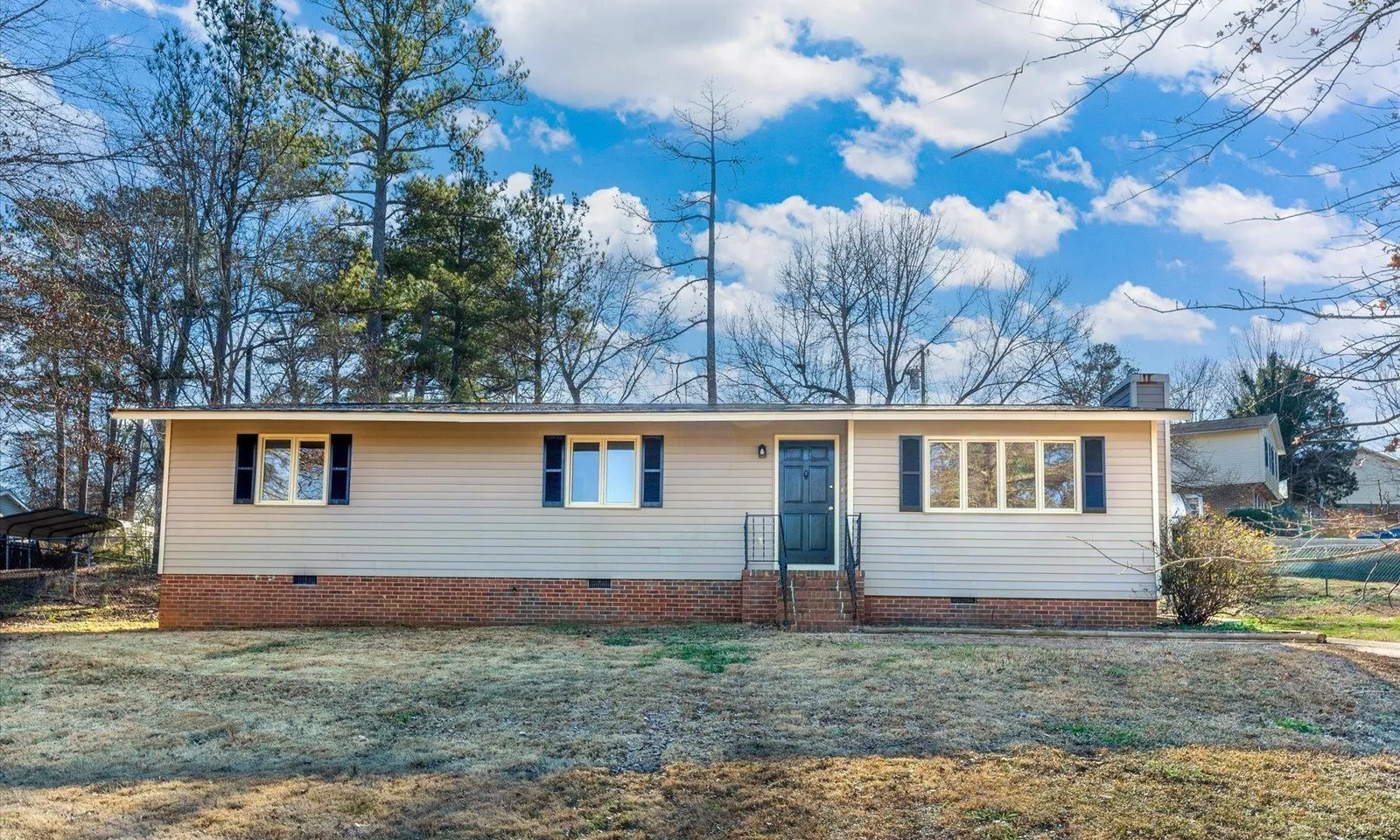 Whispering Pines, Easley Community
