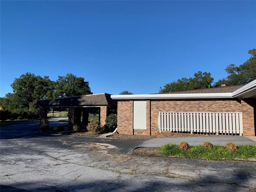 Property image 4 at 102 C University Village Drive, Central, SC 29630
