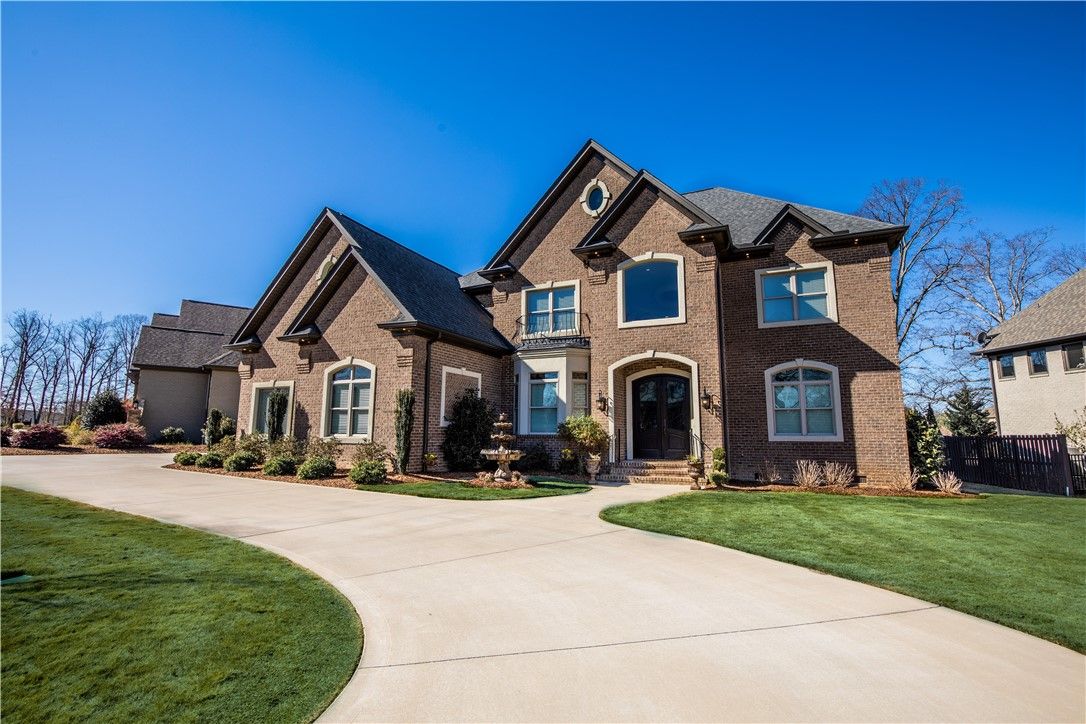 Property image 4 at 520 Chamblee Boulevard, Greenville, SC 29615