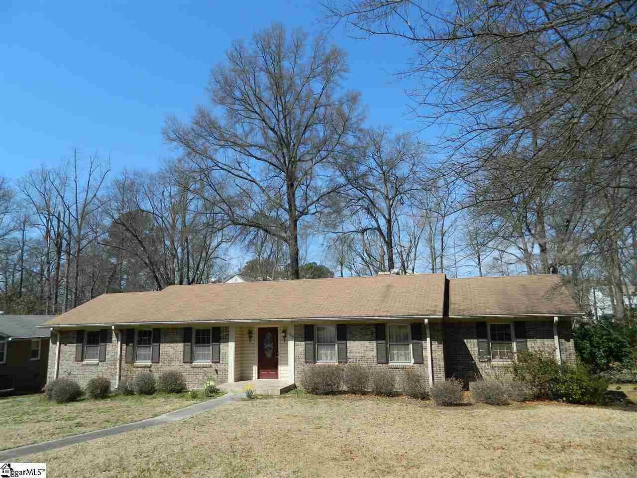 Property image 1 at 207 Hickory Lane, Mauldin, SC 29662