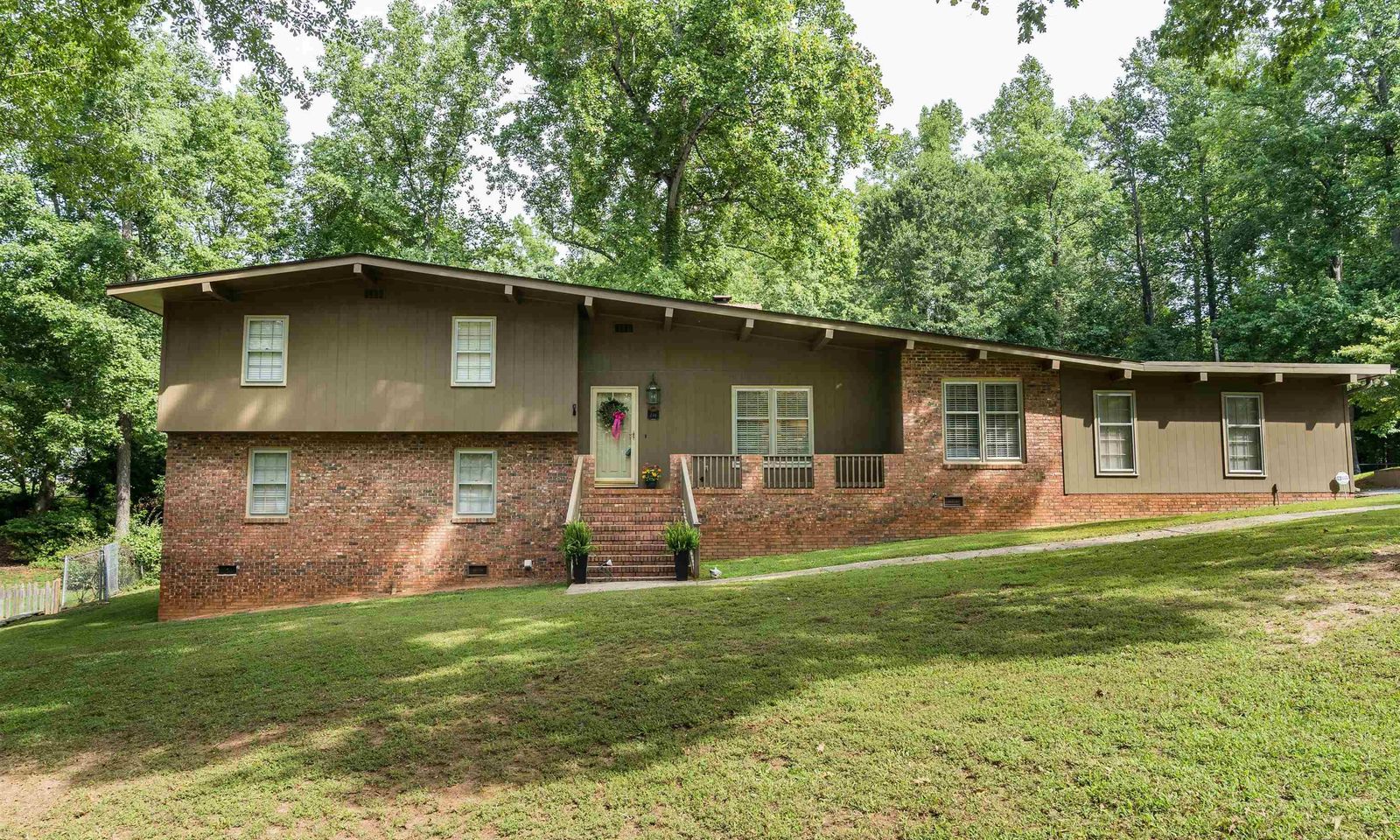 Property image 1 at 246 Heathwood Drive, Spartanburg, SC 29307