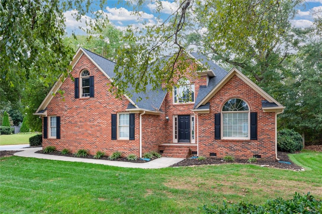 Property image 1 at 4 Plum Creek Lane, Greenville, SC 29607