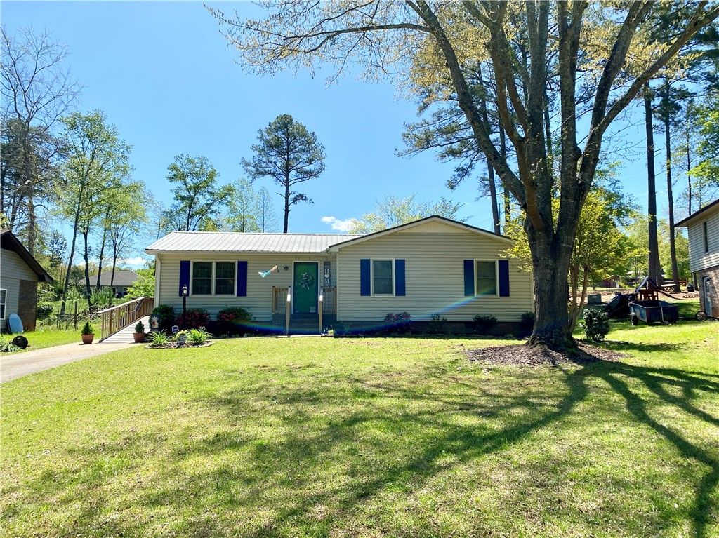 Property image 3 at 124 Cedar Creek Circle, Central, SC 29630