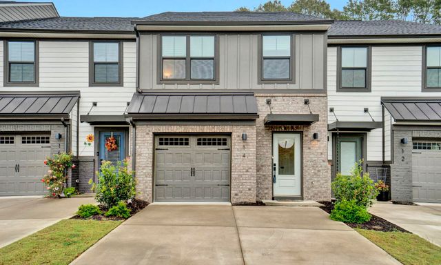14 Connaught Court