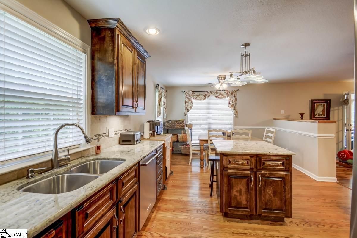 Property image 5 at 113 E Magill Court, Greer, SC 29651