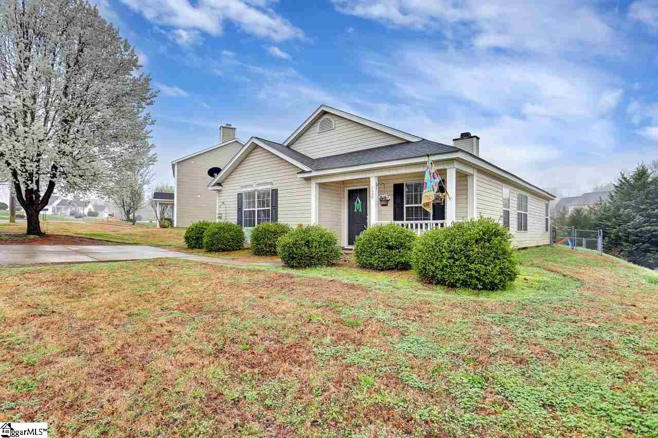 Property image 4 at 320 Hampton Ridge Drive, Greer, SC 29651