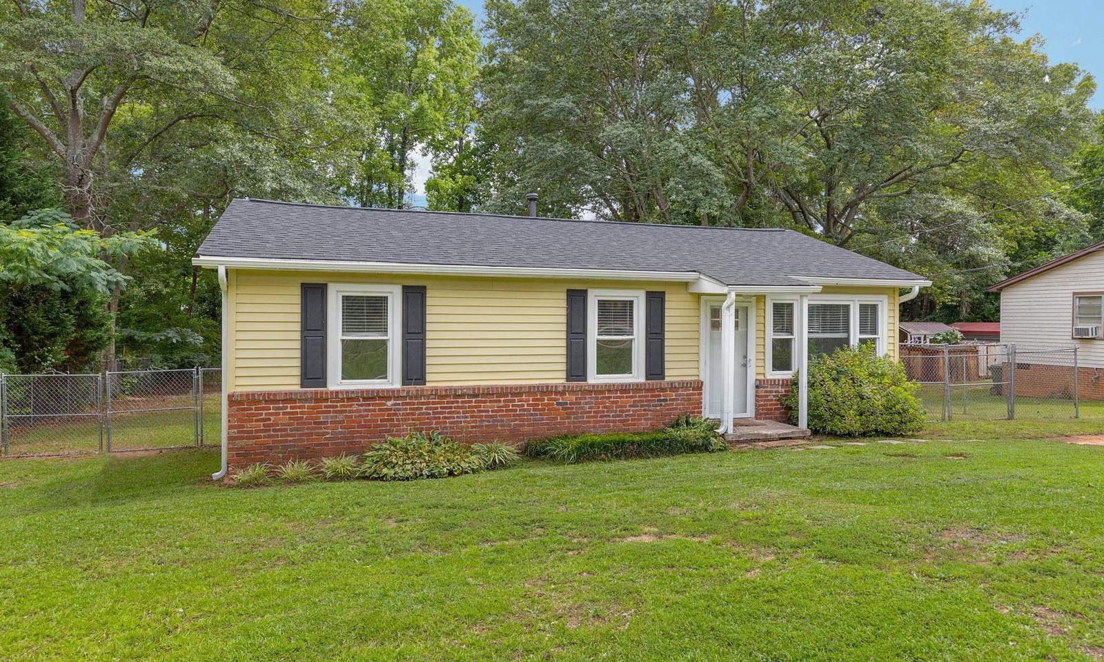 Property image 2 at 303 Boyd Avenue, Simpsonville, SC 29681