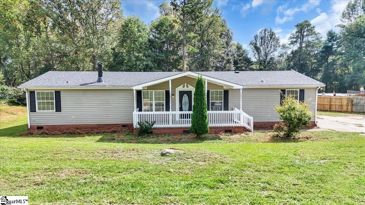 Property image 2 at 404 Roe Road, Greenville, SC 29611