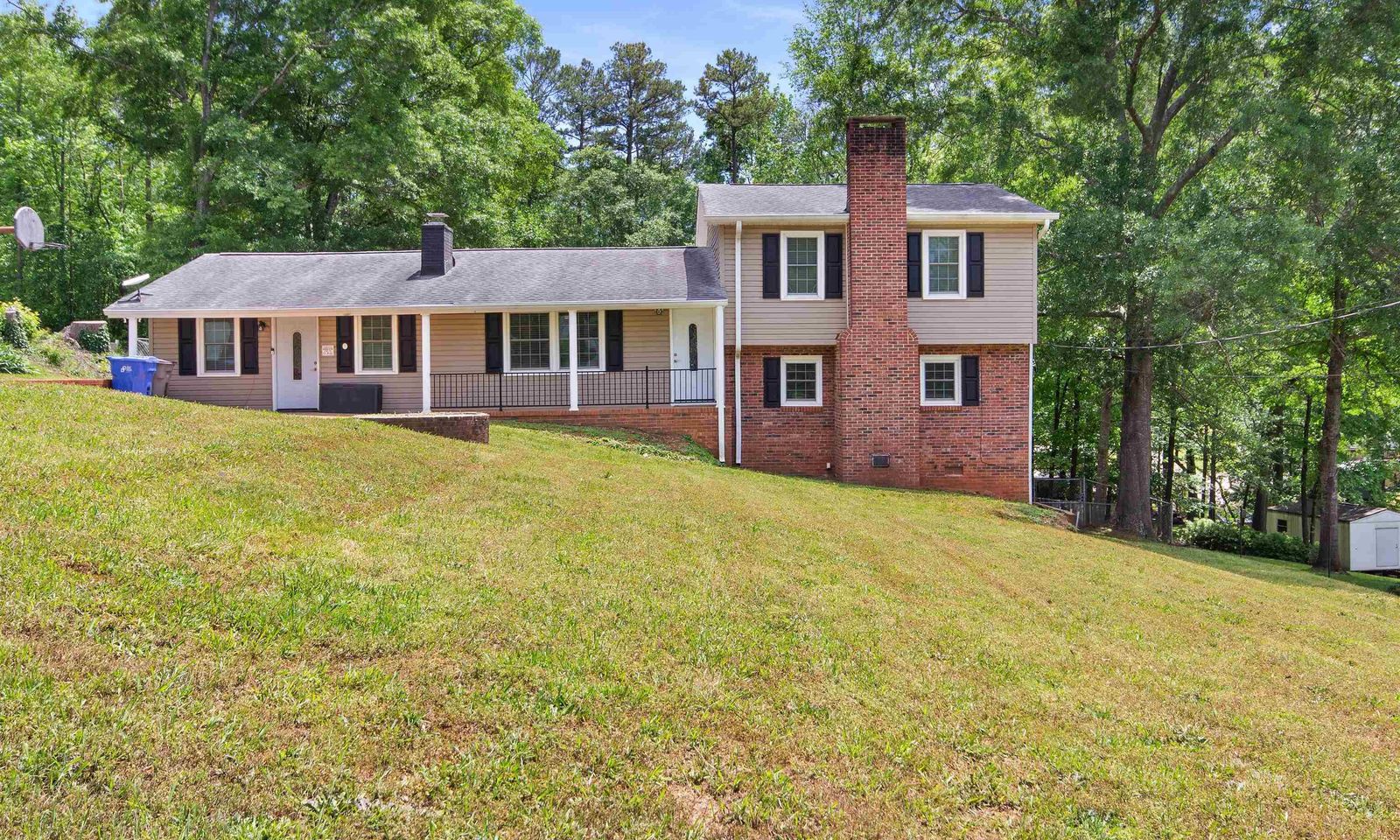 201 Knollview Drive
