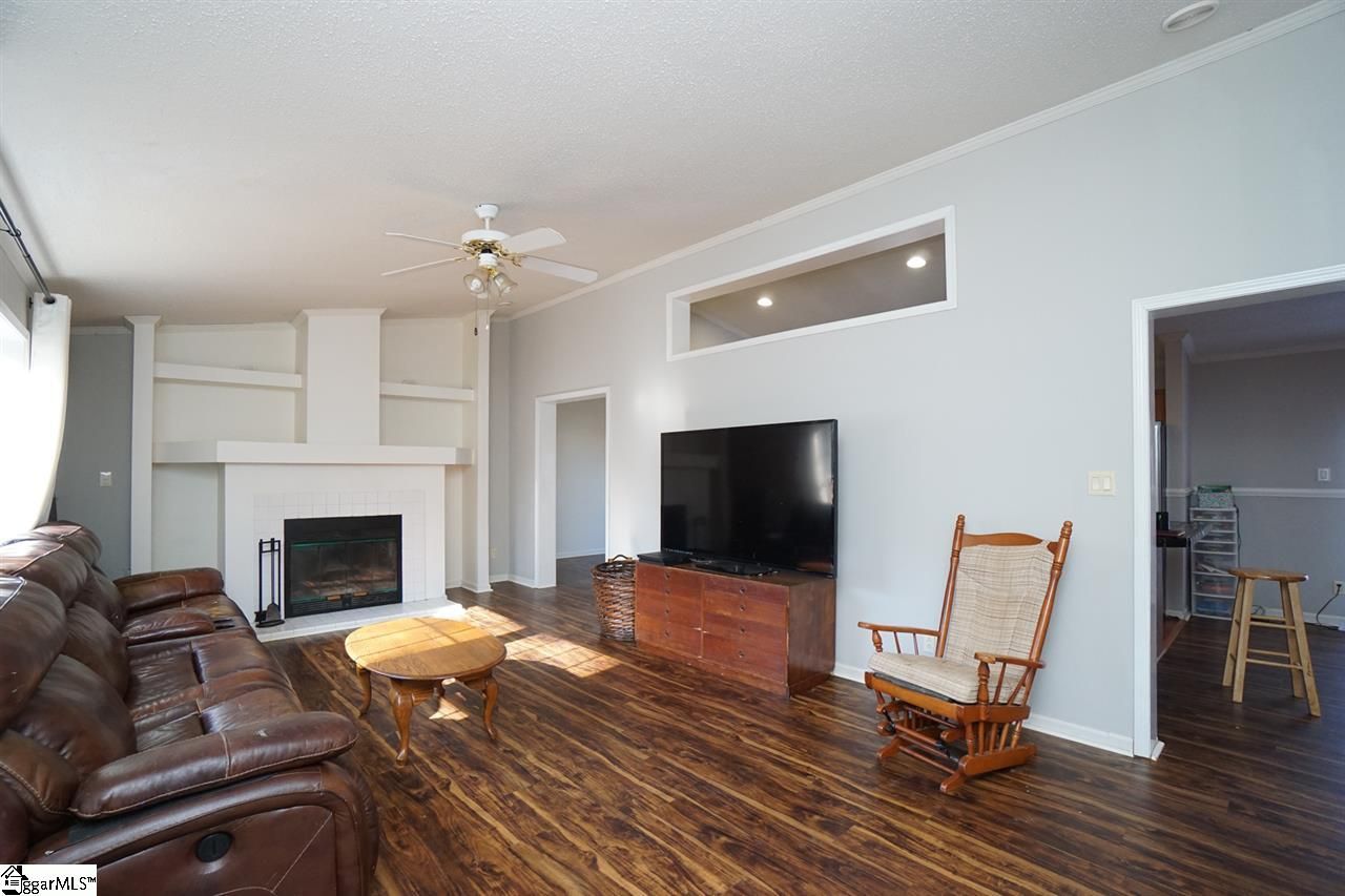 Property image 5 at 100 N Plainview Drive, Greenville, SC 29611