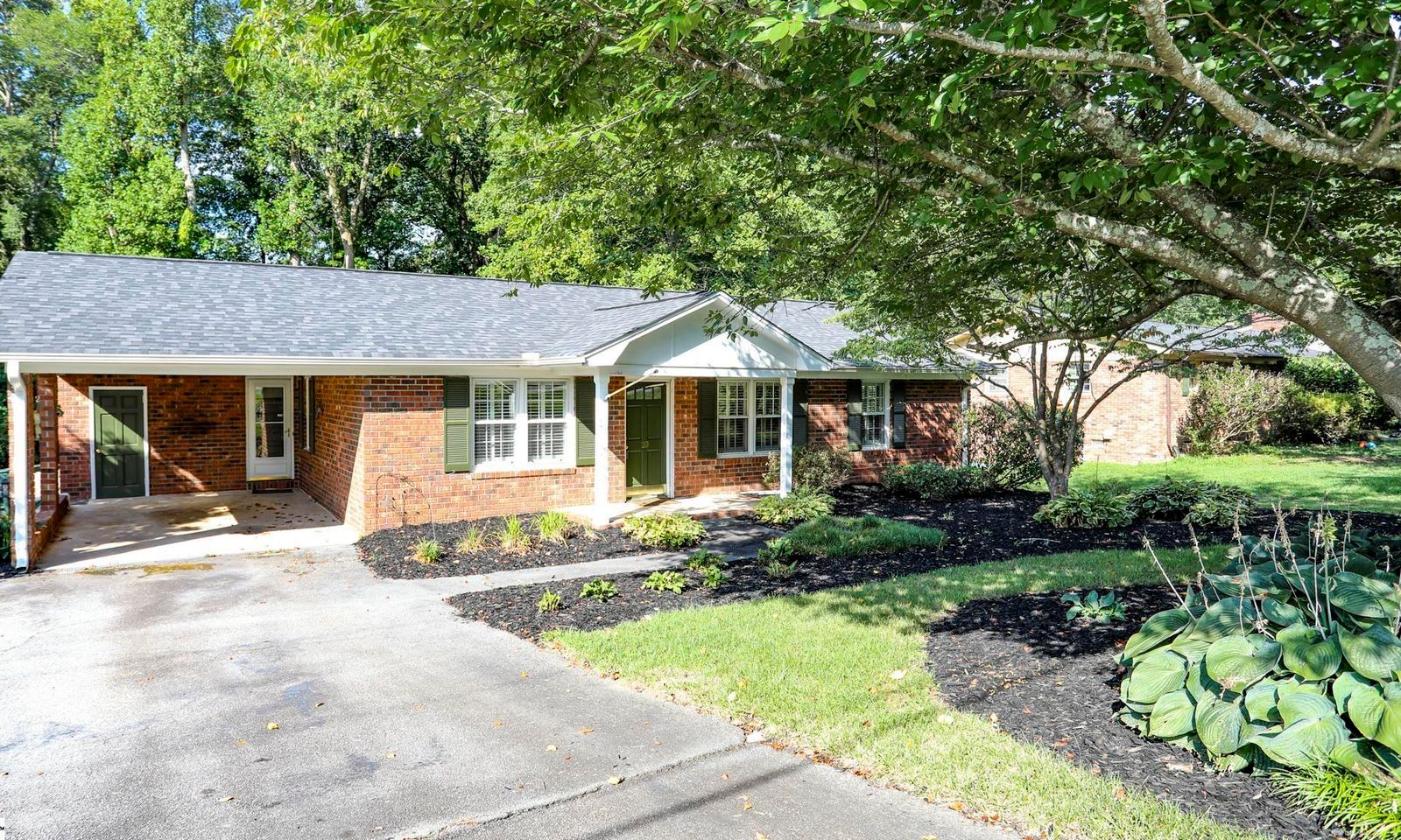 Property image 2 at 10 Trent Drive, Taylors, SC 29687
