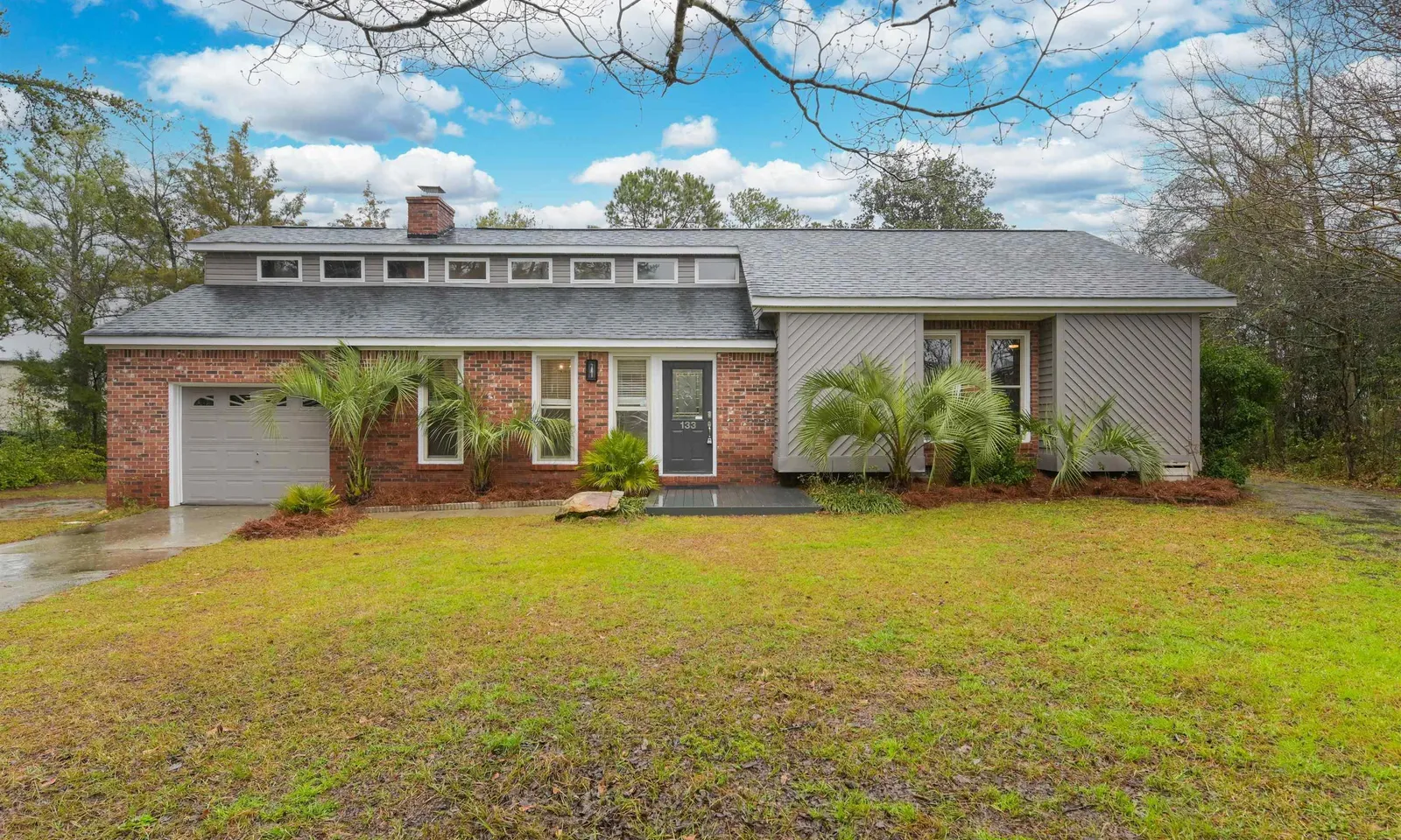Peachtree Acres, Lexington Community