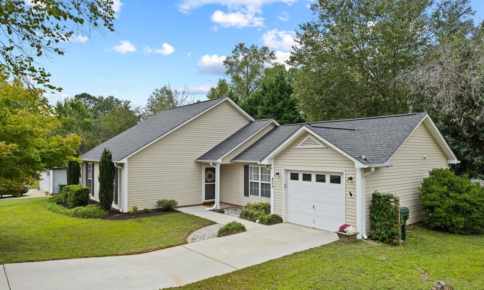 Property image 5 at 403 Pheasant Ridge Drive, Taylors, SC 29687