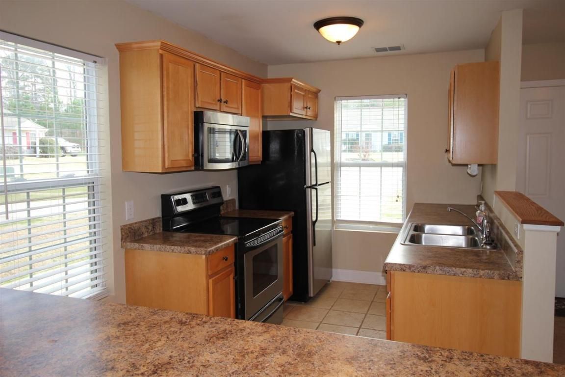 Property image 3 at 323 Oak Knoll Court, Seneca, SC 29678-3702