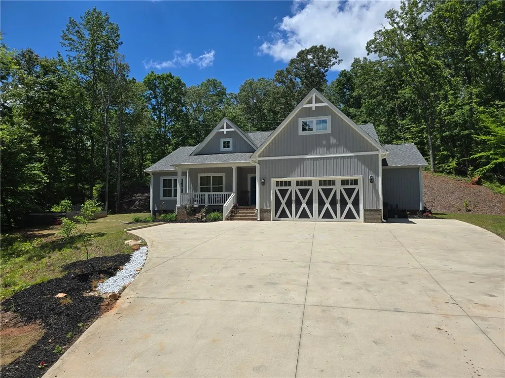 Property image 1 at 1019 Glen Road, Seneca, SC 29672