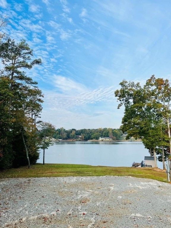 Property image 2 at 76 Creekpoint Drive, Abbeville, SC 29620