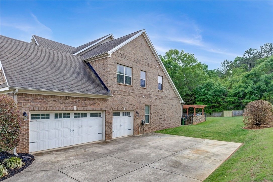 Property image 2 at 112 Murdock Lane, Greer, SC 29651