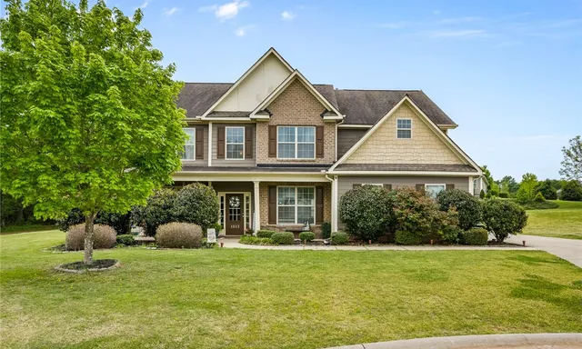 1012 Hillcrest Court