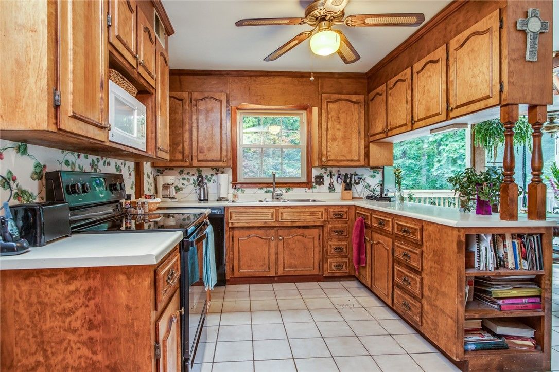 Property image 4 at 106 BROMSGROVE Drive, Greenville, SC 29609