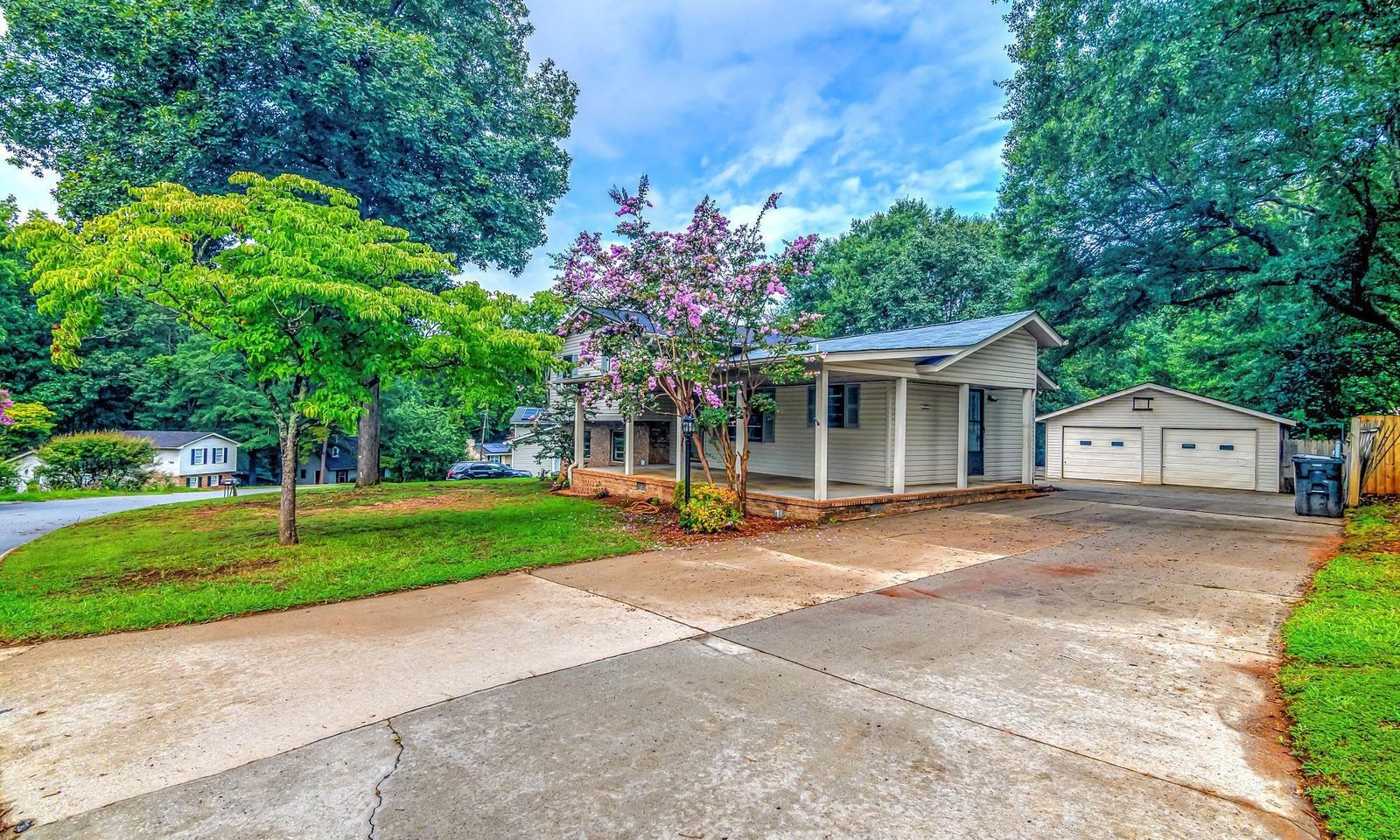 Property image 3 at 225 W Yellow Wood Drive, Simpsonville, SC 29680