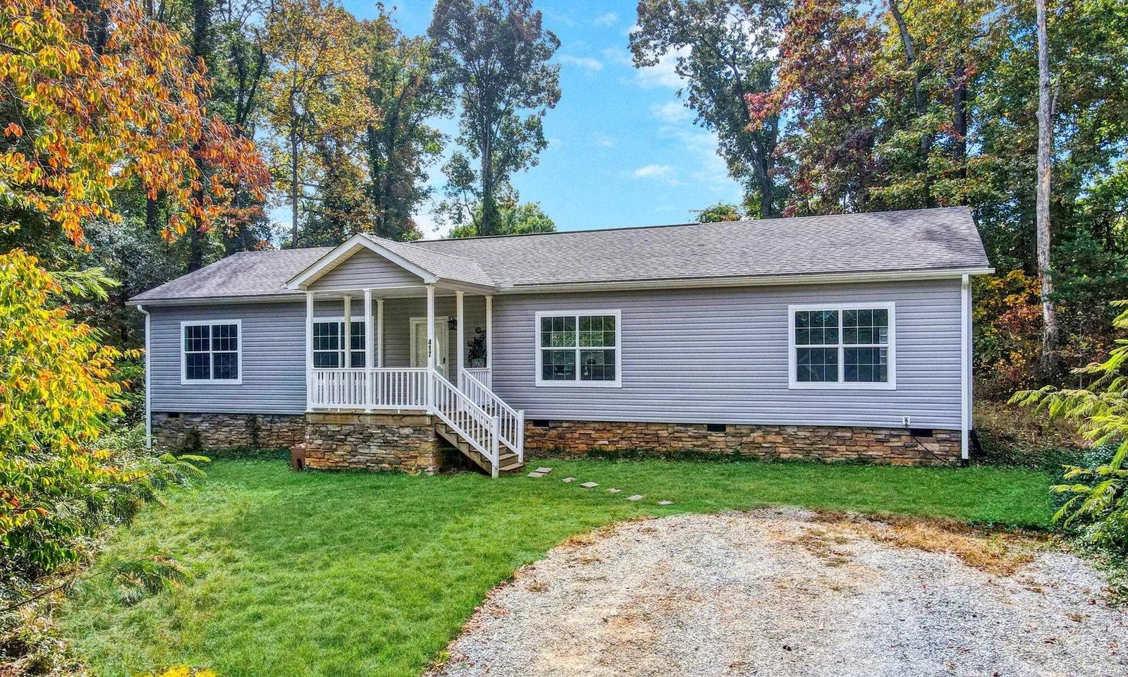 Main image of property at 417 Indian Trail, Taylors, SC 28687-4939