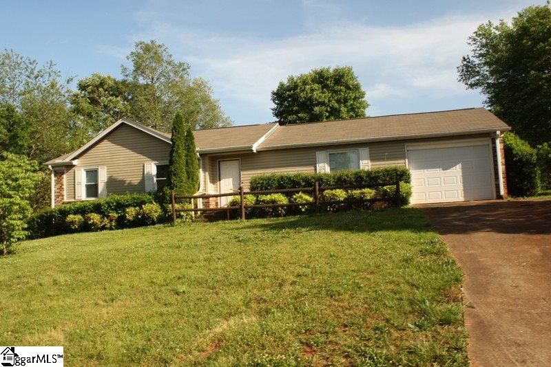 Property image 1 at 100 Wilma Drive, Greenville, SC 29617