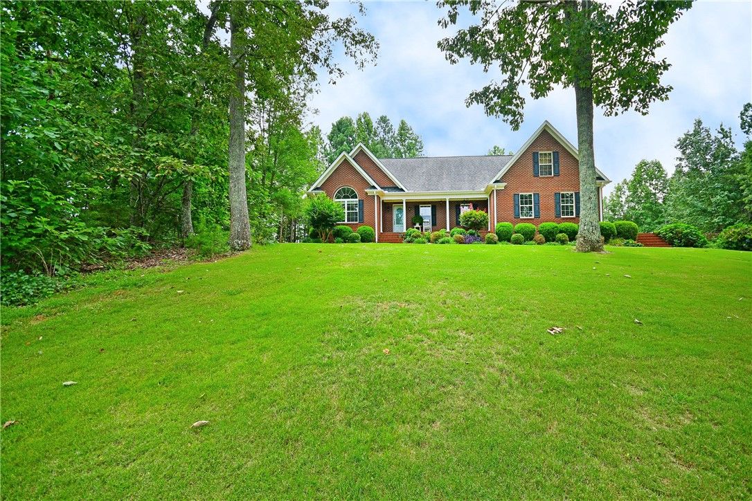 Property image 2 at 119 Devon Court, Easley, SC 29640