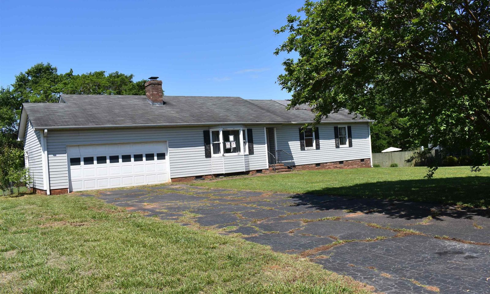 Property image 2 at 305 Palmer Court, Inman, SC 29349