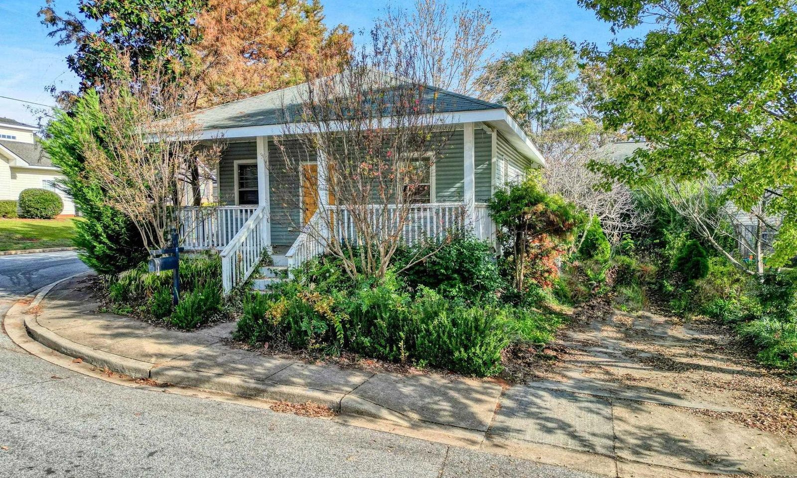 Main image of property at 110 Lincoln Street, Greenville, SC 29601