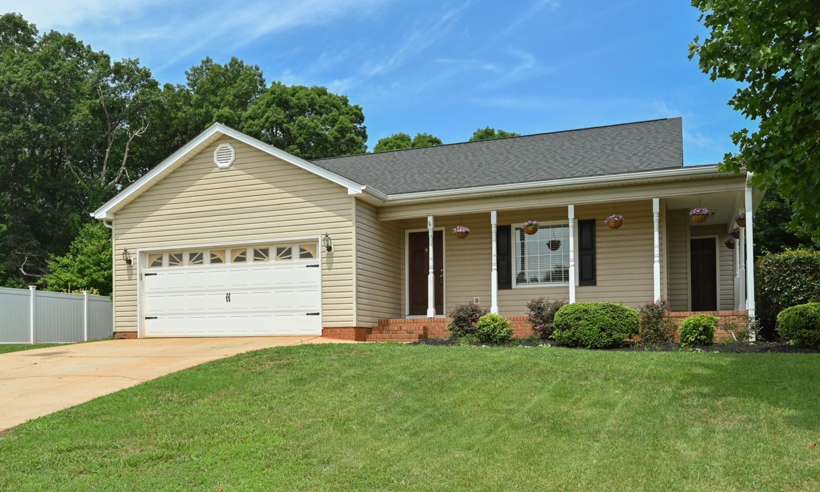 Property image 1 at 19 Raynes Court, Taylors, SC 29687