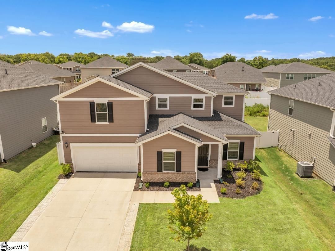 Main image of property at 554 Laxton Road, Greer, SC 29651