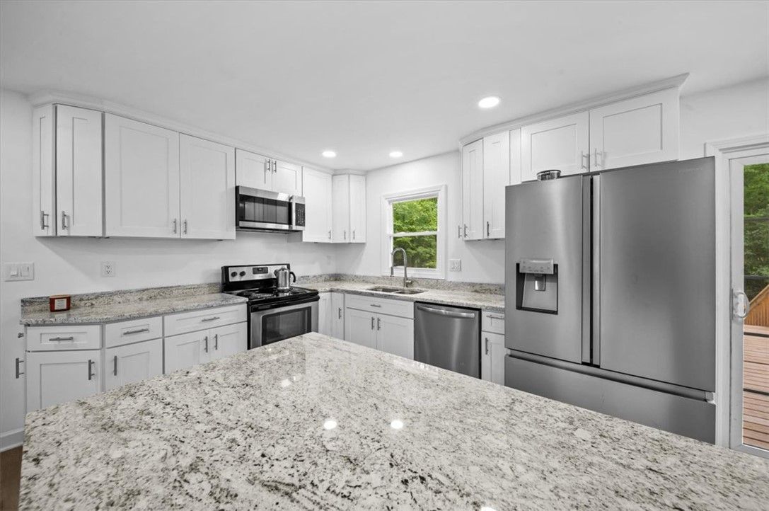 Property image 5 at 40 Amy Lane, Taylors, SC 29687