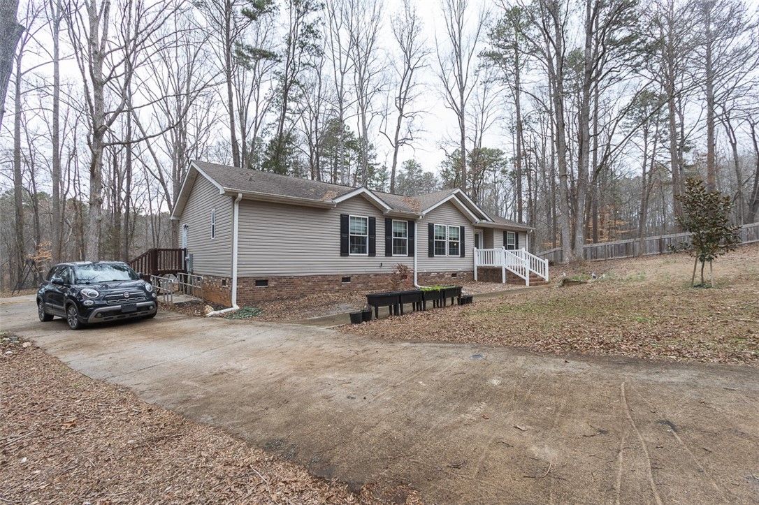 Property image 3 at 272 Lakeside Trail, Martin, GA 30557