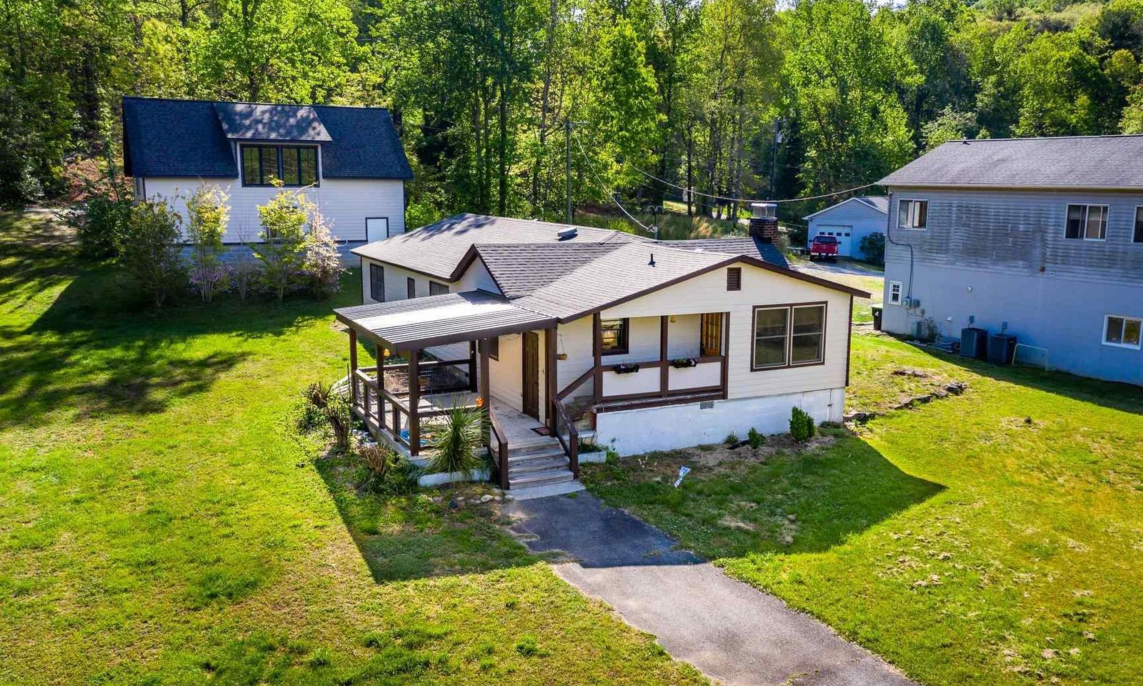 Property image 2 at 1321 E Lakeshore Drive, Landrum, SC 29356