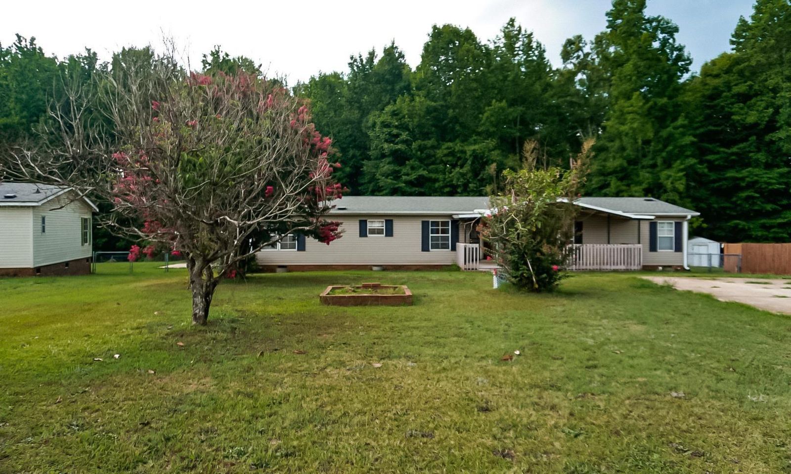 Property image 1 at 18 Kentwood Lane, Piedmont, SC 29673-8135