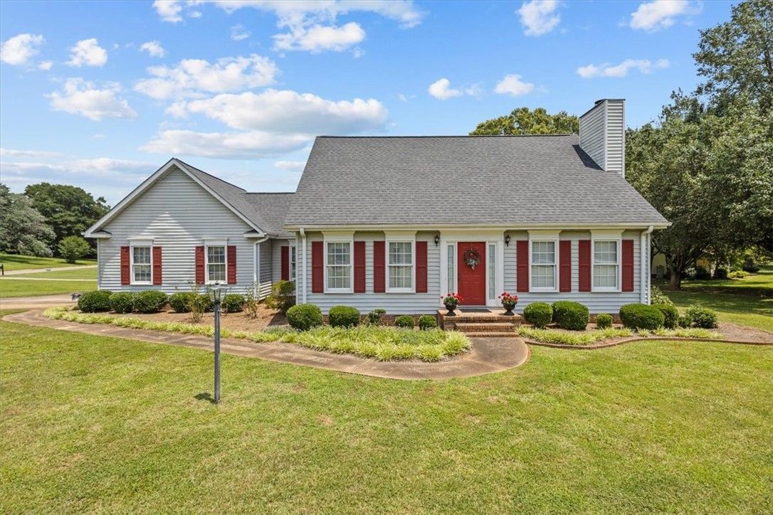 Property image 1 at 102 Berkley Drive, Easley, SC 29642