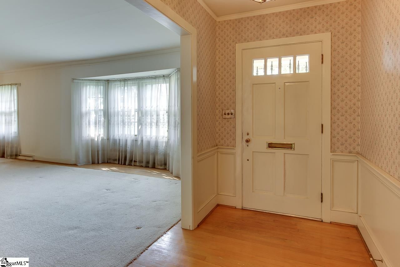 Property image 2 at 112 Birchwood Drive, Greenville, SC 29605