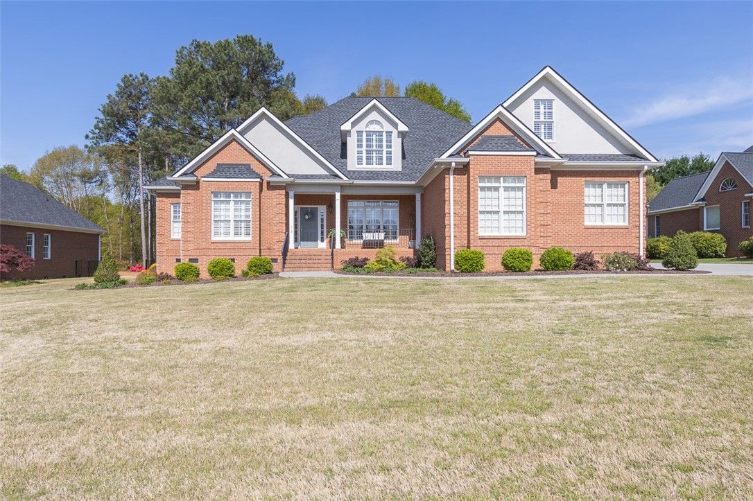 Main image of property at 112 Ridgeway Trail, Anderson, SC 29621