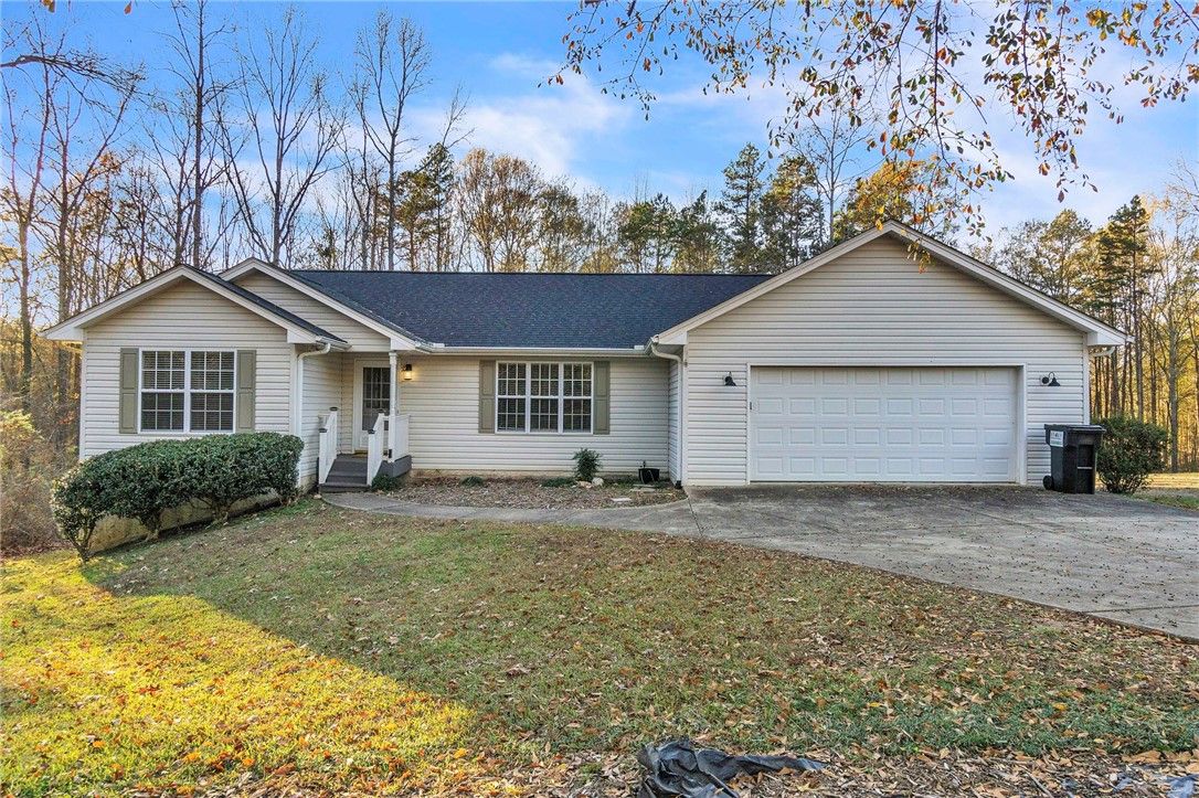 Property image 1 at 113 Lake Front Road, Townville, SC 29689